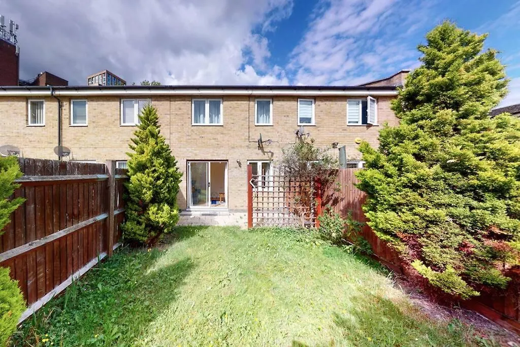 Super 2 Bed House Wprivateparking&Privategarden Apartment London United Kingdom