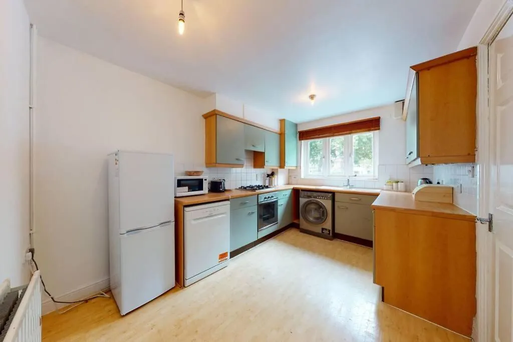 Super 2 Bed House Wprivateparking&Privategarden Apartment London United Kingdom