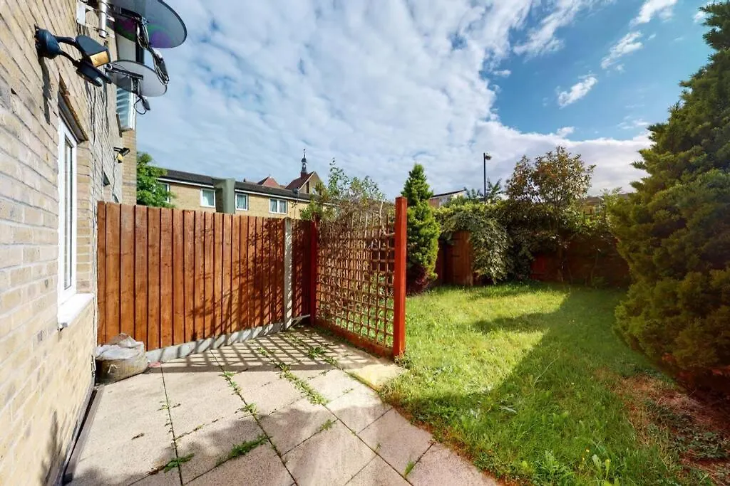 Super 2 Bed House Wprivateparking&Privategarden Apartment London 0*,  United Kingdom